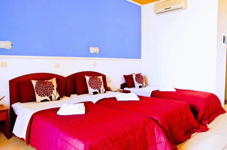 Yiannis Manos Hotel