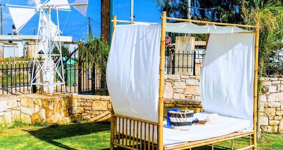 Yiannis Manos Hotel