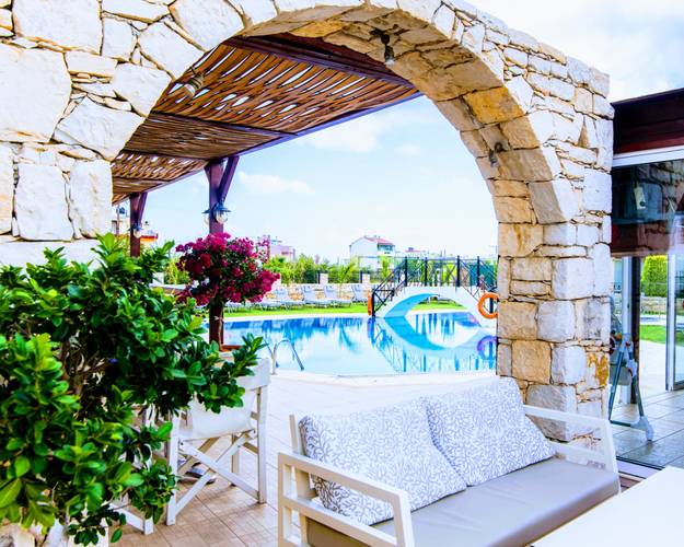 Yiannis Manos Hotel