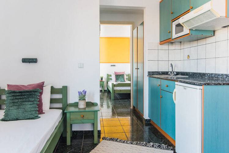 Yiannis Manos Hotel