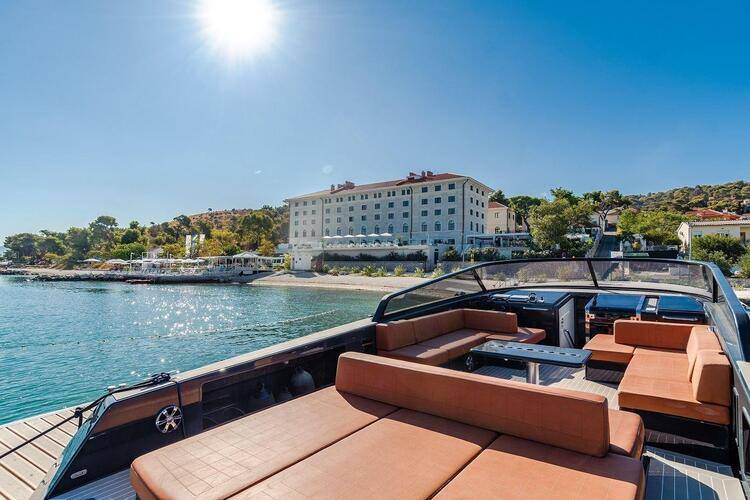 Brown Beach Hotel