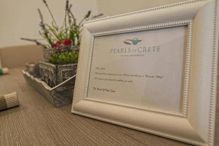 Ocean Pearl (Pearls Of Crete)