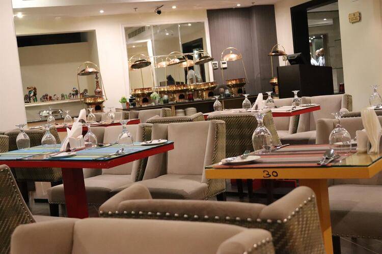 Buraq Hotel By Gemstones (Mra Hotel)