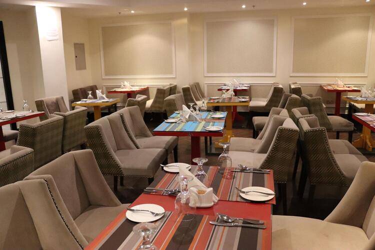 Buraq Hotel By Gemstones (Mra Hotel)