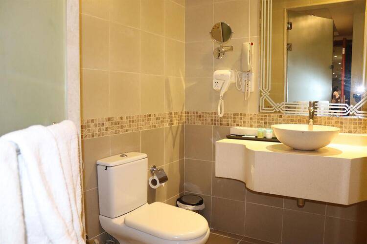 Buraq Hotel By Gemstones (Mra Hotel)