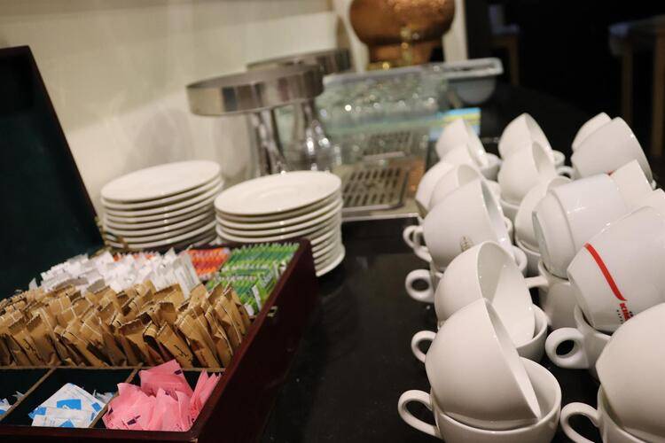 Buraq Hotel By Gemstones (Mra Hotel)