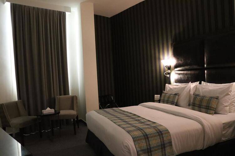 Buraq Hotel By Gemstones (Mra Hotel)