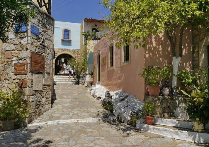 Arolithos Traditional Cretan Village 4★, Крит-Ираклион