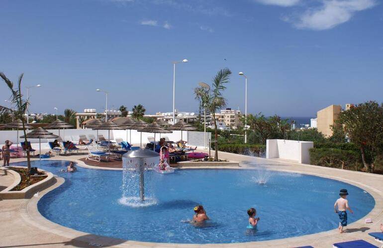 Sunrise Oasis Hotel