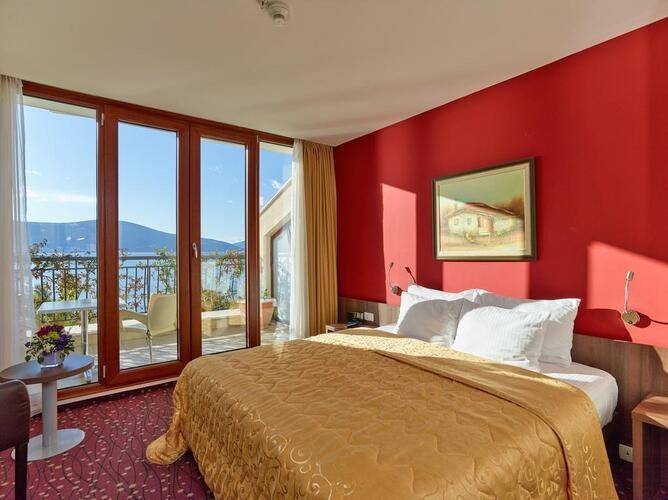Pine Hotel