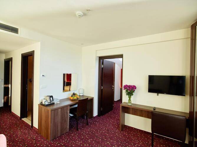 Pine Hotel