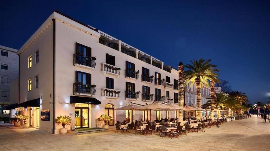Pine Hotel