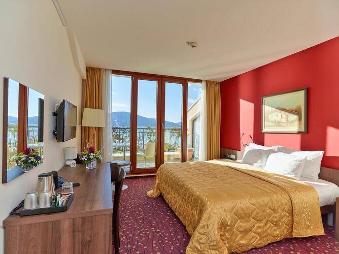 Pine Hotel