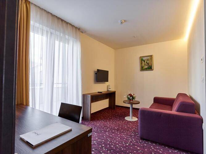 Pine Hotel