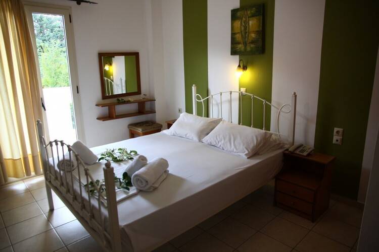 Nikos Apartments