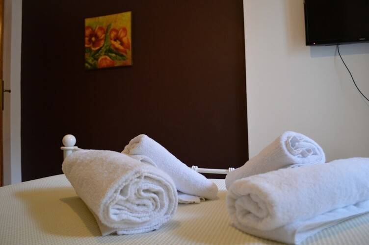 Nikos Apartments