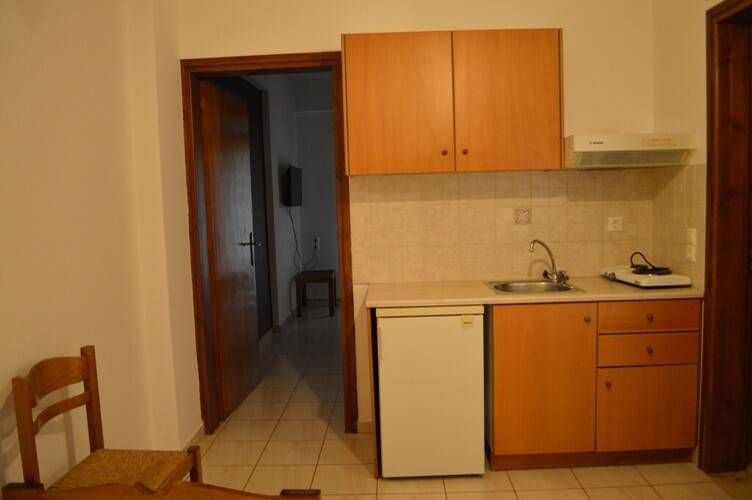 Nikos Apartments