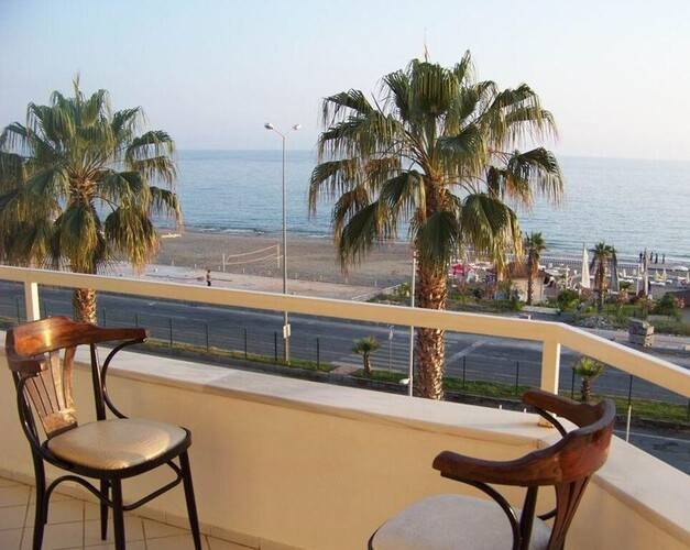 Rose Hotel