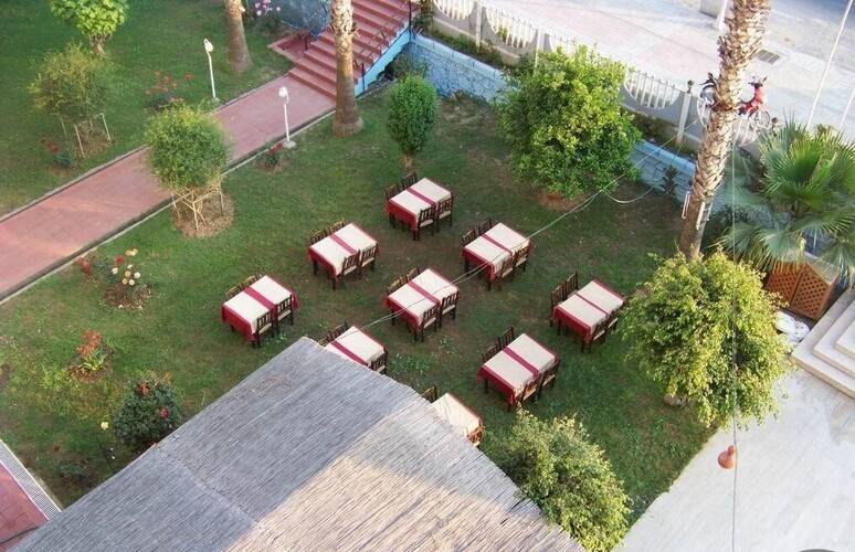 Rose Hotel
