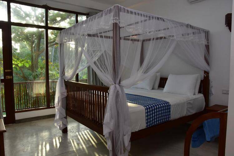 Green Almond Hotel
