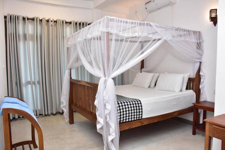 Green Almond Hotel
