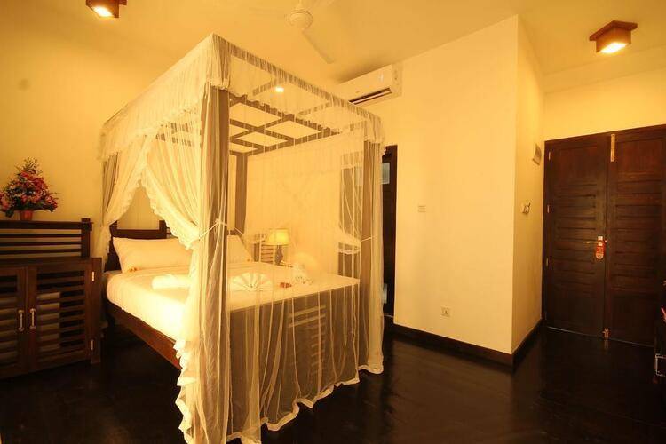 Saffron Hotel & Restaurant