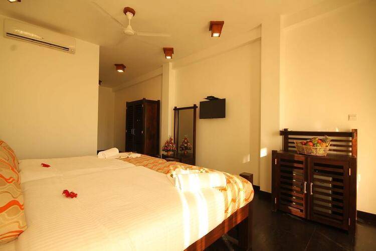 Saffron Hotel & Restaurant