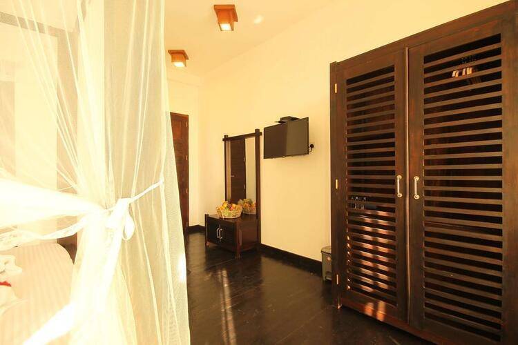 Saffron Hotel & Restaurant
