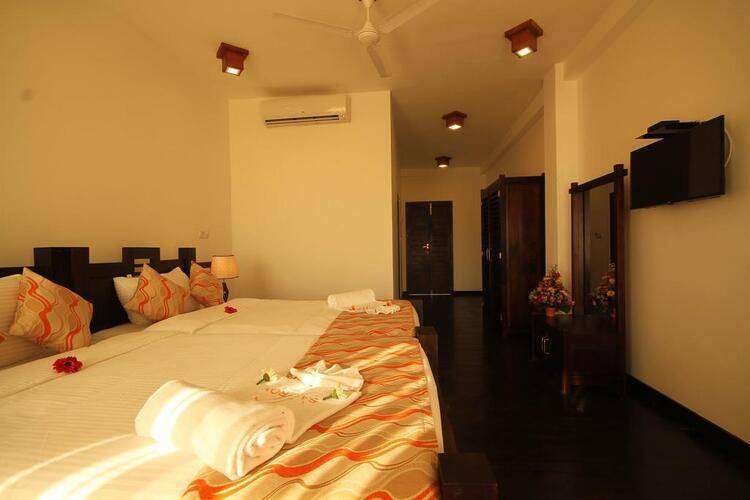 Saffron Hotel & Restaurant