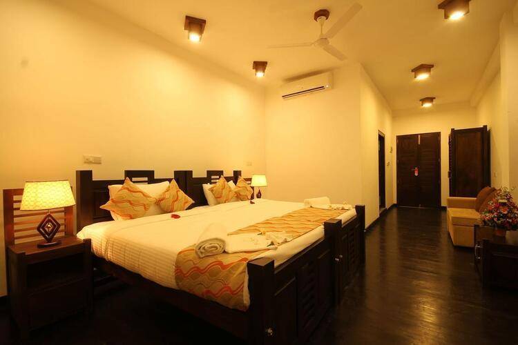 Saffron Hotel & Restaurant