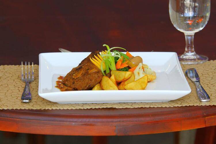 Saffron Hotel & Restaurant
