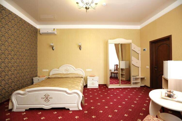 Отель Royal