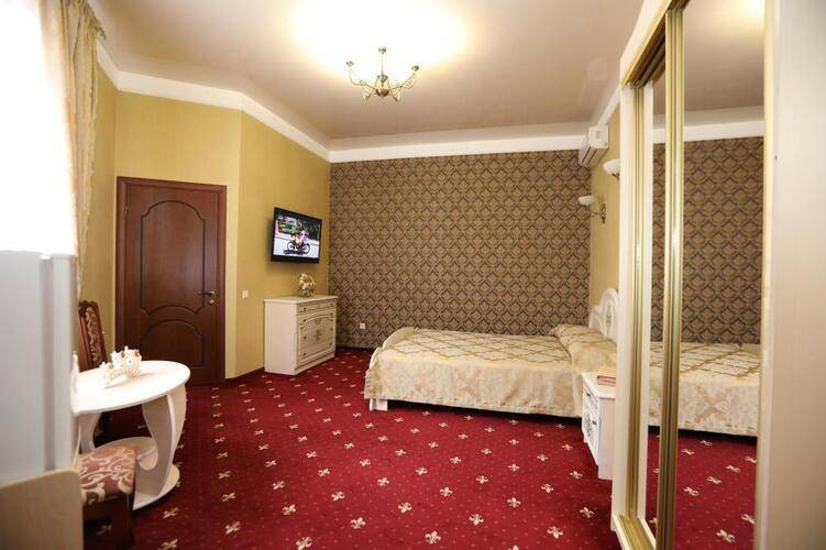 Отель Royal