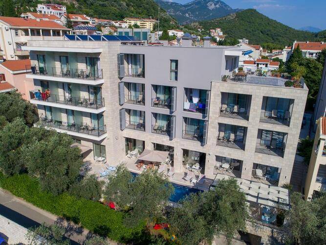 Eleven Hotel
