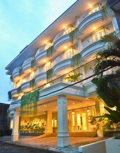 Горящая путевка на Бали — отель Amalfi Hotel Seminyak (Керобокан)