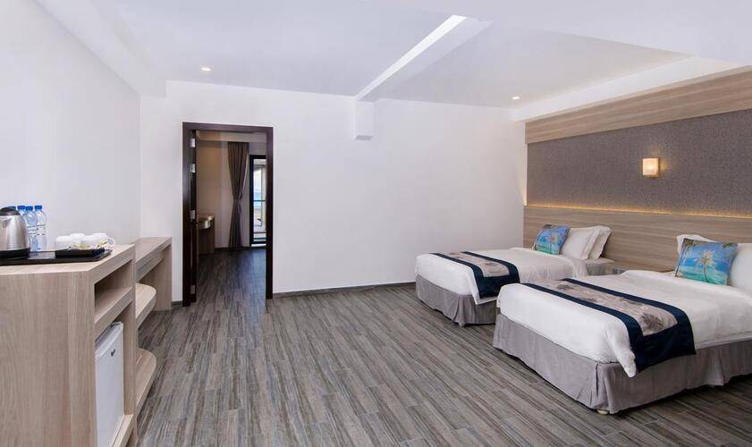 Kaani Grand Seaview Guesthouse
