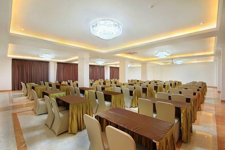 Grand Palace Hotel