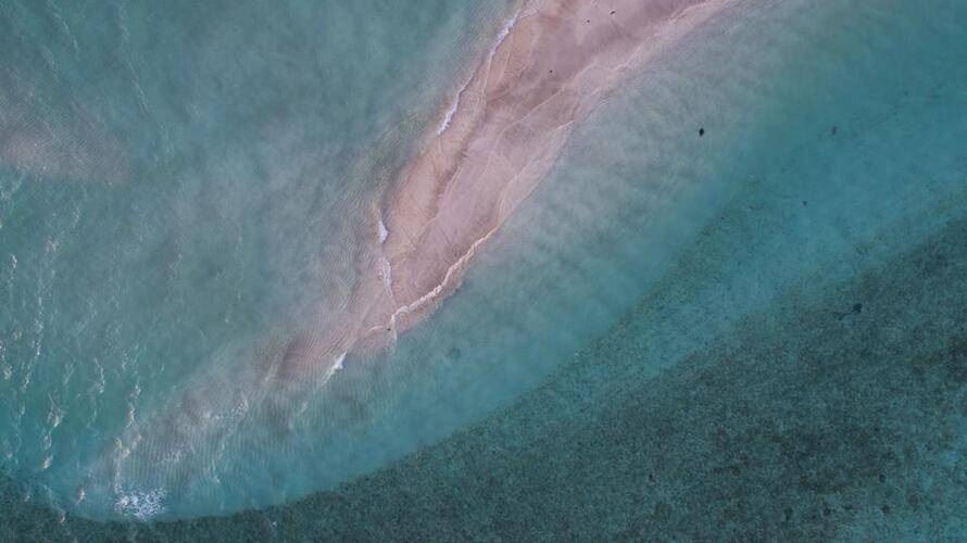 Reef Edge Thulusdhoo Guesthouse