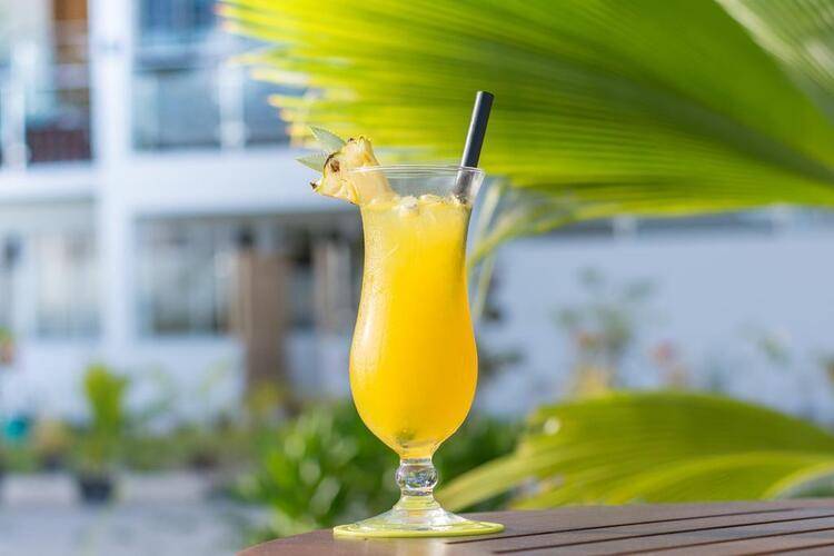 Reef Edge Thulusdhoo Guesthouse