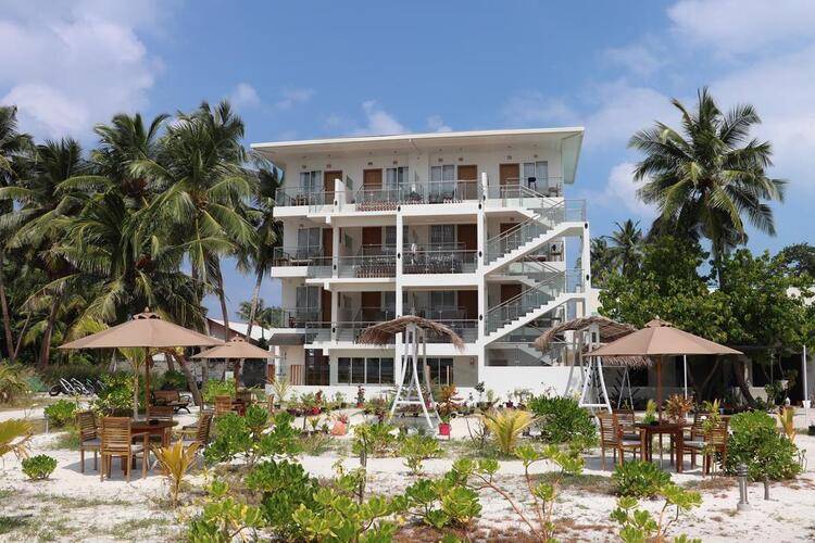 Reef Edge Thulusdhoo Guesthouse