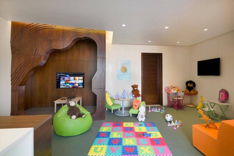 Hyatt Place Dubai, Wasl District