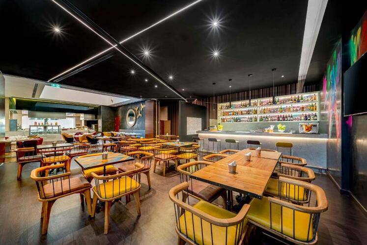Hyatt Place Dubai, Wasl District