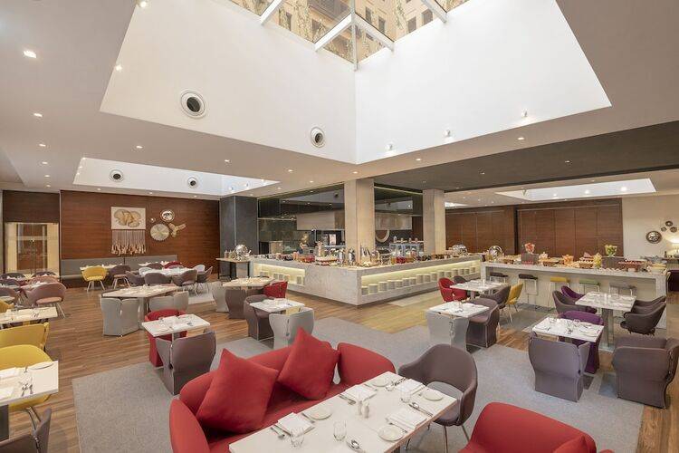 Hyatt Place Dubai, Wasl District