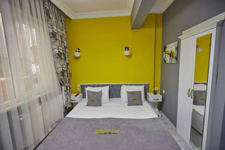 Unique Suite