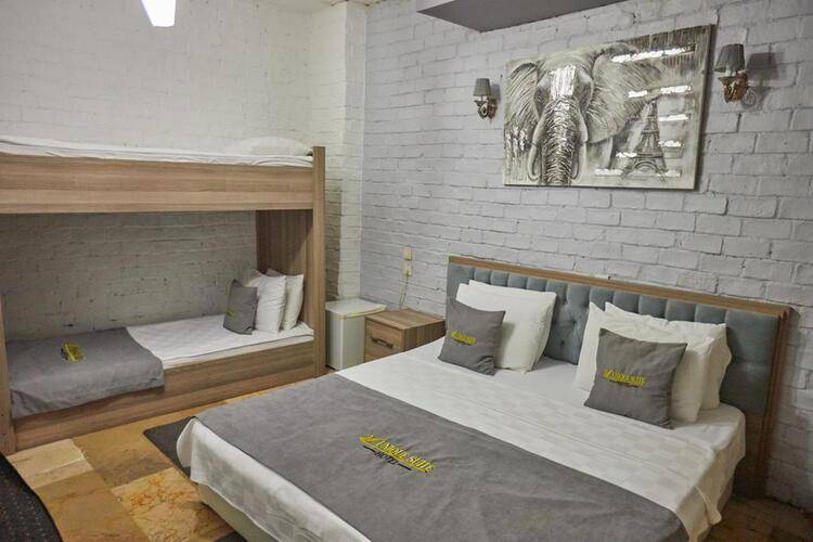Unique Suite