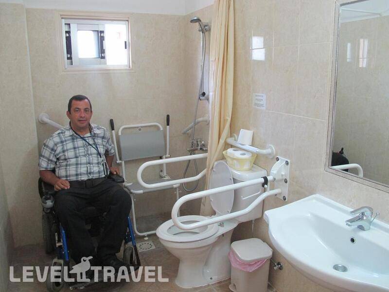 Фотография C & A Hotel Apartments (Handicaped Only)