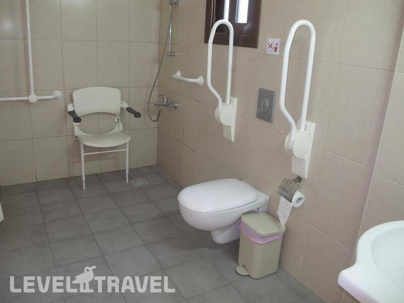 Фотография C & A Hotel Apartments (Handicaped Only)