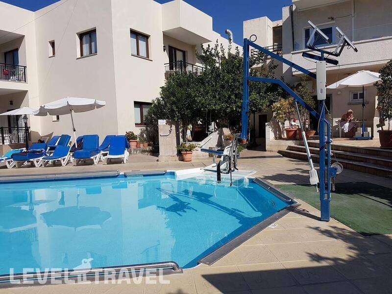 Фотография C & A Hotel Apartments (Handicaped Only)
