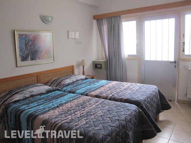 Фотография C & A Hotel Apartments (Handicaped Only)
