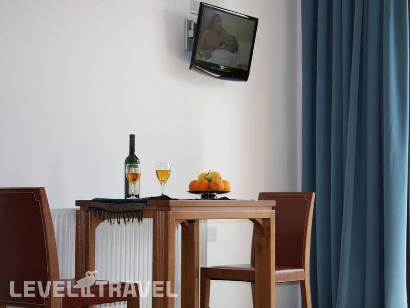Фотография C & A Hotel Apartments (Handicaped Only)